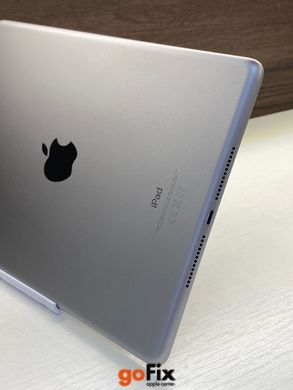 iPad 5 2017 32gb Wi-Fi Space Gray б/у, 32 ГБ, 9,7 ", A9, 200$