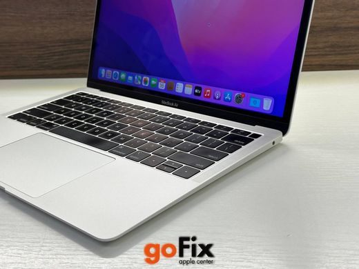 Macbook Air 13" 2018 256gb Silver бу, 256 ГБ, 13,3", i5, 400$