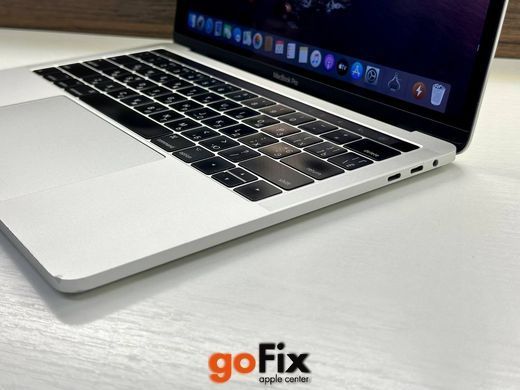 Macbook Pro 13" 2017 512gb SSD/16Gb Ram Silver бу, 512 ГБ, 13,3", i5, 550$
