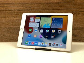 iPad 6 2018 32gb Wi-Fi Silver б/у, 32 ГБ, 9,7 ", A10 Fusion