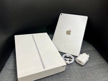 iPad Pro 9.7' 32gb Wi-Fi Silver б/у, 32 ГБ, 9,7 ", A9x