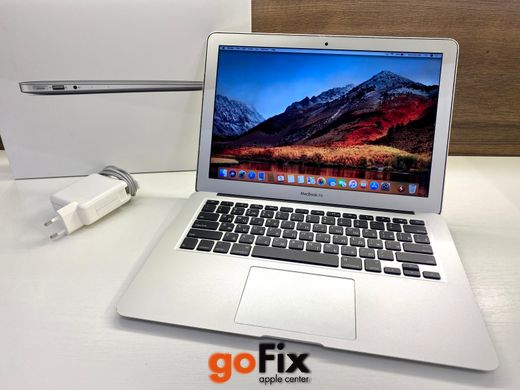 Macbook Air 13" 2015 256gb Silver бу, 256 ГБ, 13,3", i5, 230$