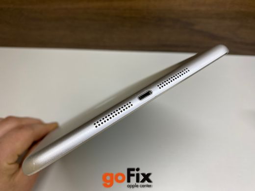 iPad mini 3 64gb Wi-Fi Silver бу, 64 ГБ, 7,9 ", A7